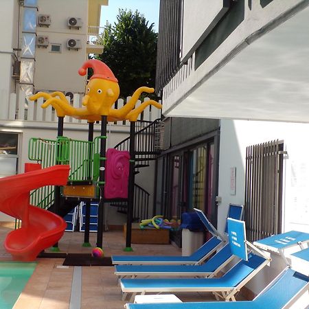 Hotel 2000 Rimini Luaran gambar