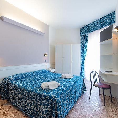 Hotel 2000 Rimini Bilik gambar