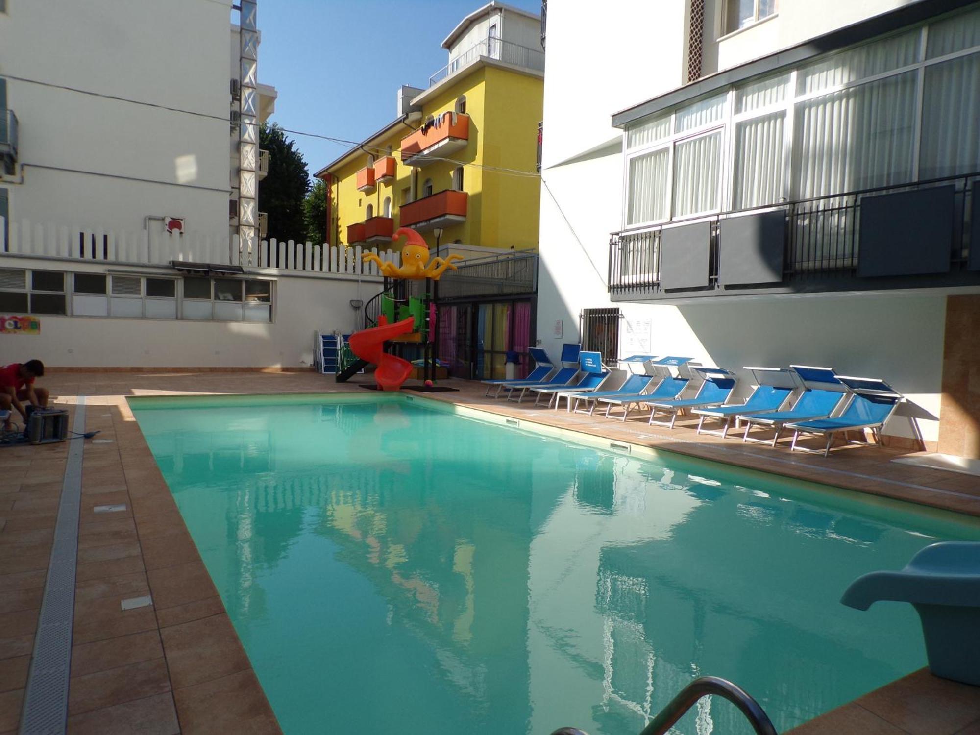 Hotel 2000 Rimini Luaran gambar