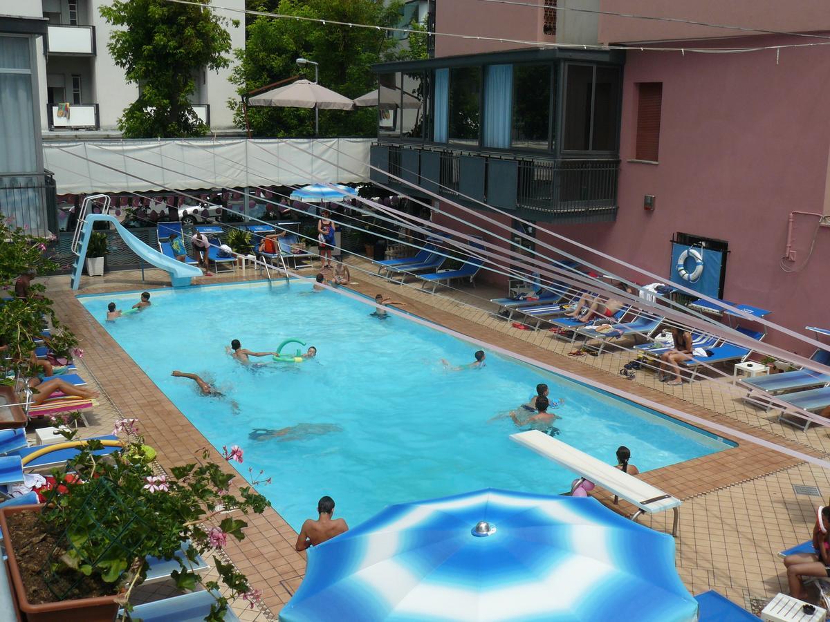 Hotel 2000 Rimini Luaran gambar