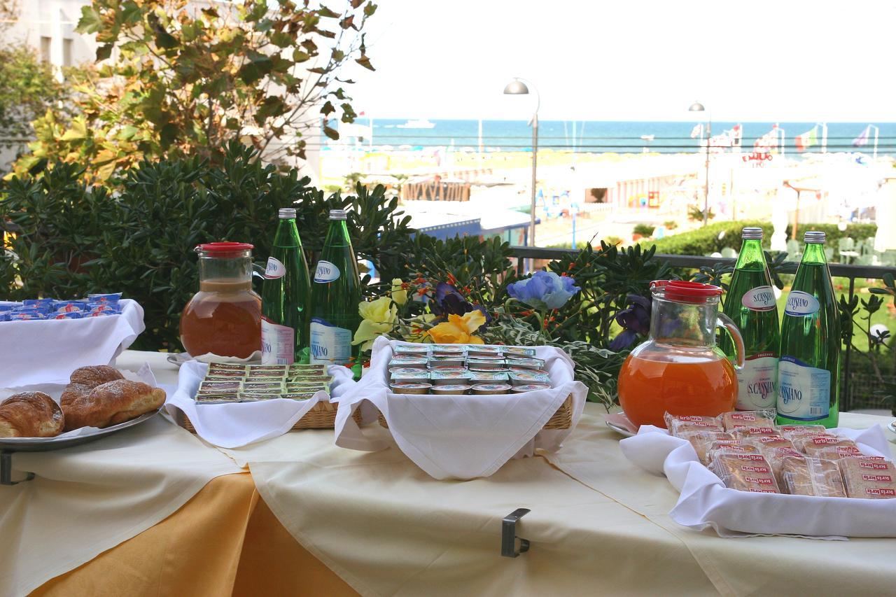Hotel 2000 Rimini Luaran gambar