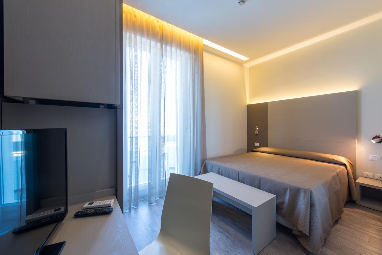 Hotel 2000 Rimini Luaran gambar